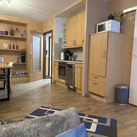 Apartment Stylisches Apartment, Free Wlan, Mit 4-5 Betten