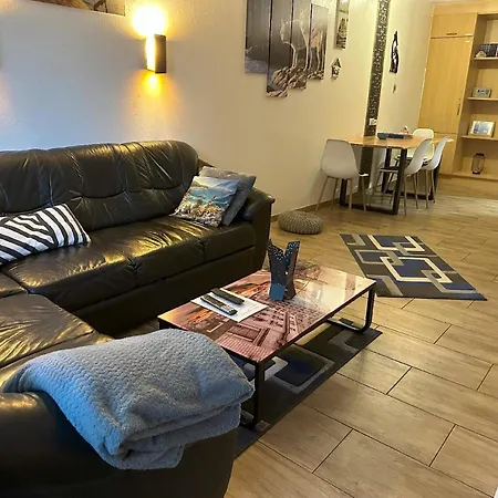 Stylisches Apartment, Free Wlan, Mit 4-5 Betten *