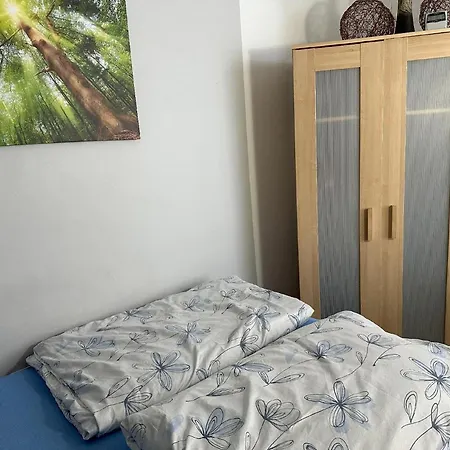Stylisches Apartment, Free Wlan, Mit 4-5 Betten Appartement *